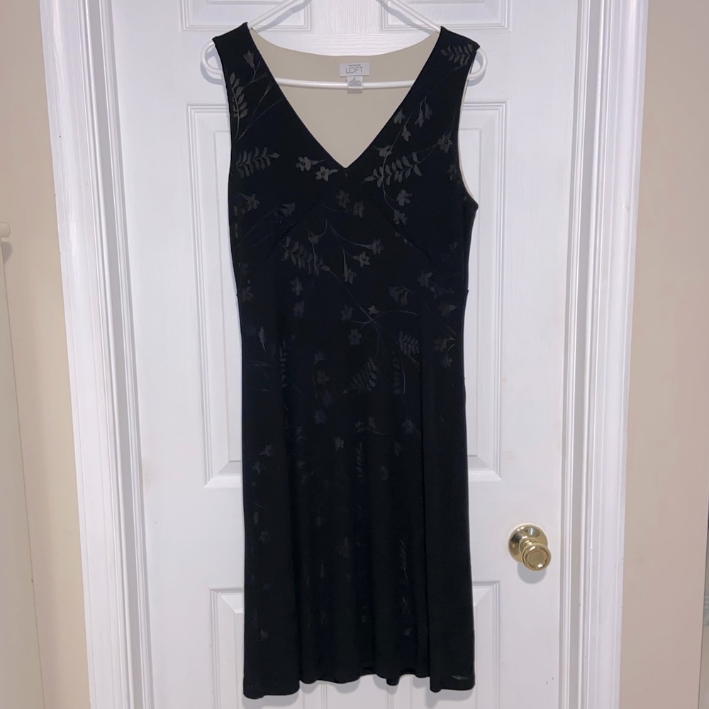 Ann Taylor LOFT dress SZ 8 black a line tank with flower overlay